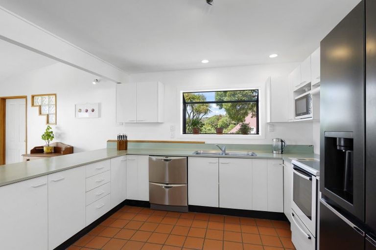 Photo of property in 4 De Thier Lane, Richmond Hill, Christchurch, 8081