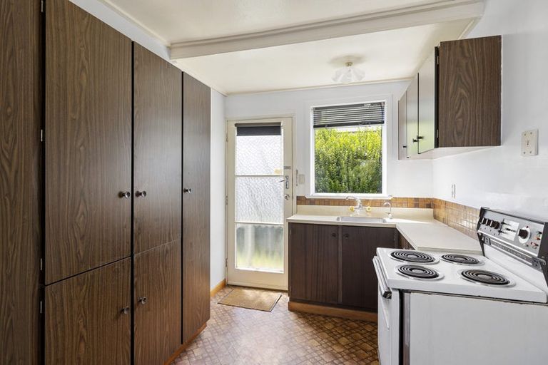 Photo of property in 2/290 Carrington Street, Vogeltown, New Plymouth, 4310