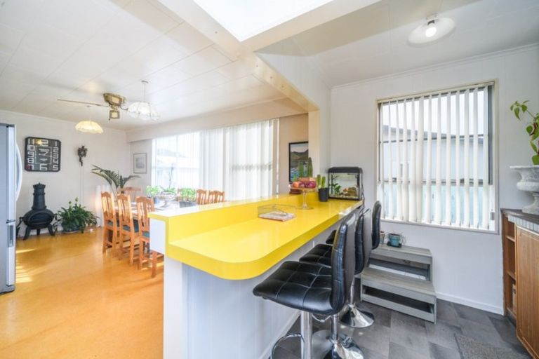 Photo of property in 14 Wilson Street, Bulls, 4818