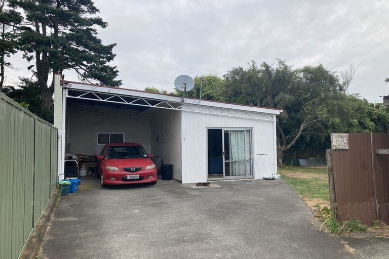 Photo of property in 15a Brookes Terrace, Waitara, 4320