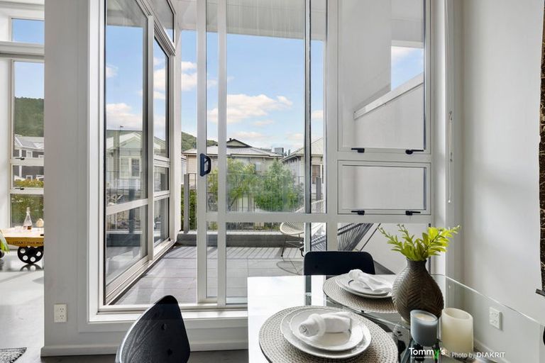 Photo of property in Stadium Garden Flats, 104/107 Thorndon Quay, Pipitea, Wellington, 6011