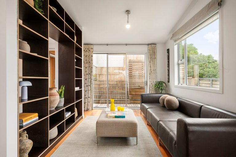 Photo of property in 2 Balmoral Terrace, Newtown, Wellington, 6021