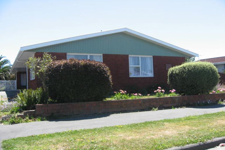Photo of property in 2/6 Nanette Street, Upper Riccarton, Christchurch, 8041