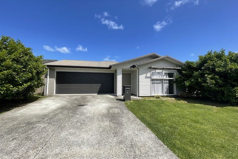 Photo of property in 4 Popokatea Drive, Takanini, 2112