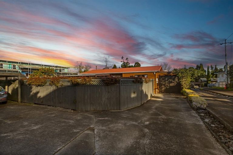 Photo of property in 1/29 Tirimoana Road, Te Atatu South, Auckland, 0602