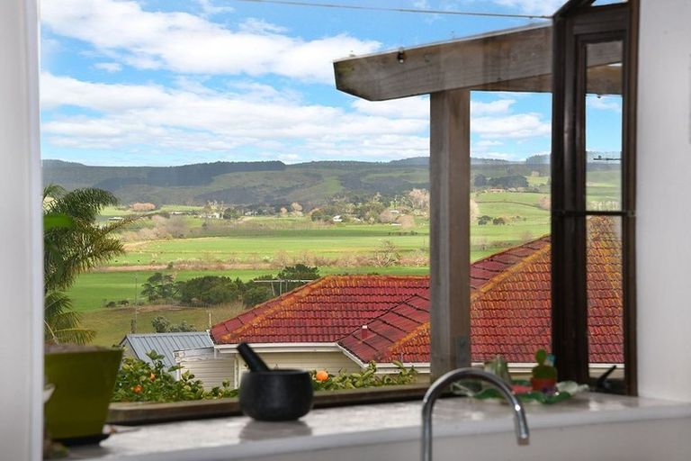 Photo of property in 22 Hand Road, Helensville, 0800