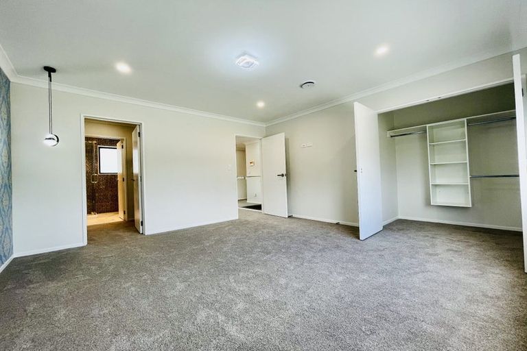 Photo of property in 36d Seymour Road, Sunnyvale, Auckland, 0612