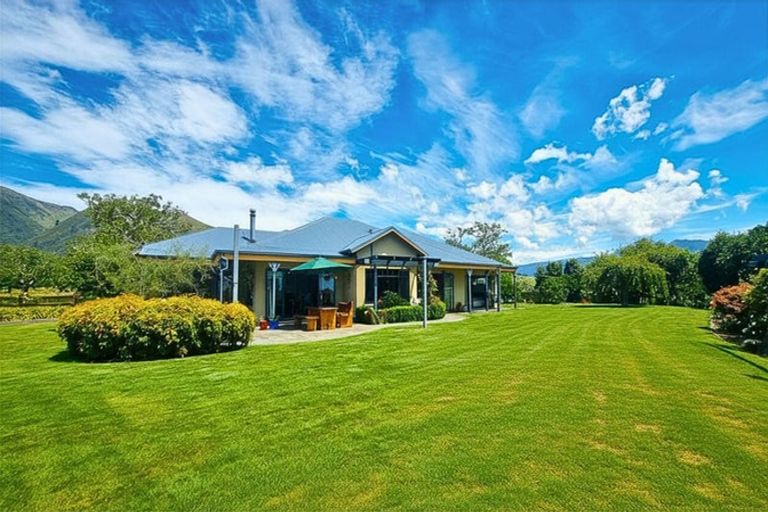 Photo of property in 92 Packard Road, Motupipi, Takaka, 7183