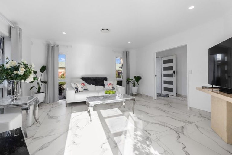 Photo of property in 38 Farringdon Avenue, Rototuna North, Hamilton, 3210