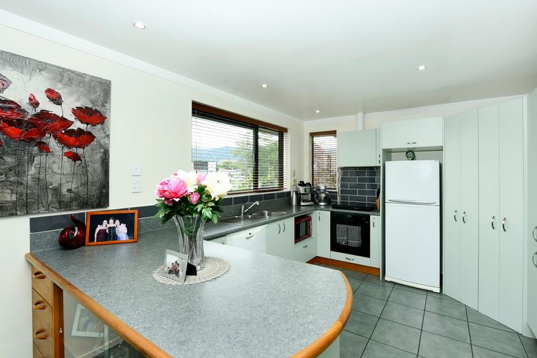 Photo of property in 1 Crescent Street, Richmond, 7020