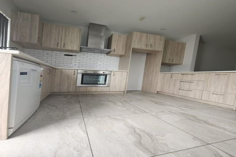 Photo of property in 9 Riroriro Close, Papakura, 2110