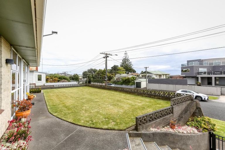 Photo of property in 19 Roy Terrace, Moturoa, New Plymouth, 4310