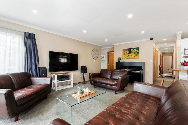 Photo of property in 503 Swanson Road, Ranui, Auckland, 0612