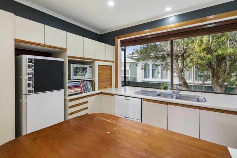 Photo of property in 7 Rangitira Avenue, Palmerston North, 4414