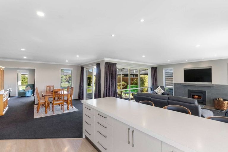 Photo of property in 44 Willowside Place, Amberley, 7410