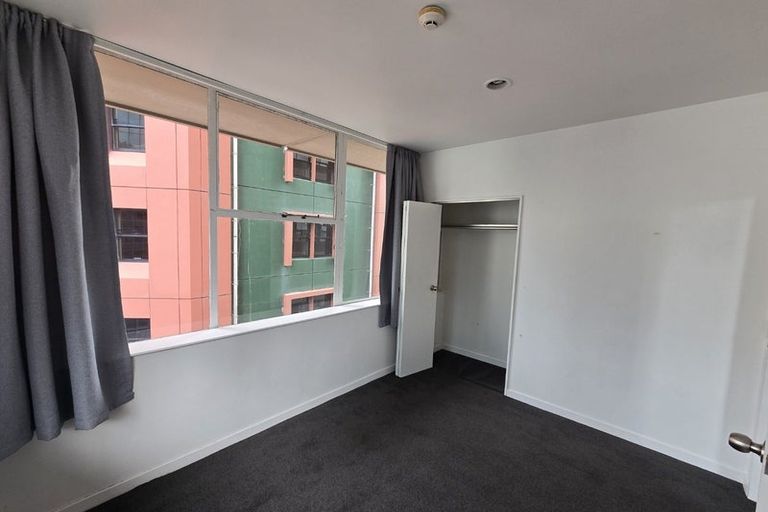 Photo of property in Terrace Tower Apartments, 7b/126 The Terrace, Wellington Central, Wellington, 6011
