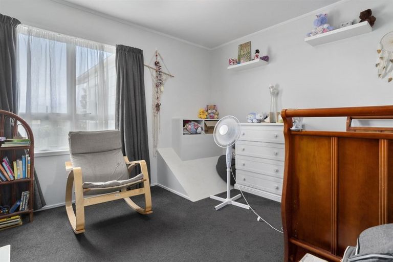 Photo of property in 37 Dunton Drive, Welcome Bay, Tauranga, 3112