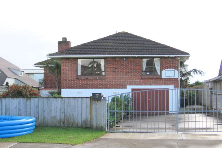 Photo of property in 13 Waller Avenue, Bucklands Beach, Auckland, 2012