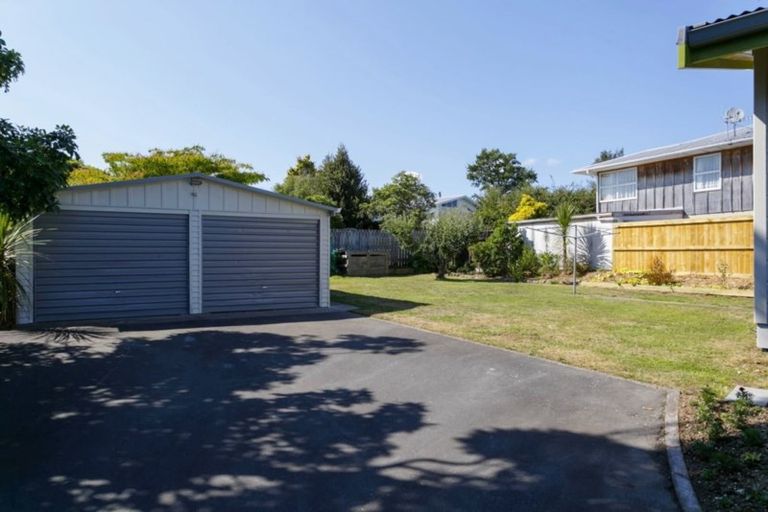 Photo of property in 6 Parata Street, Two Mile Bay, Taupo, 3330
