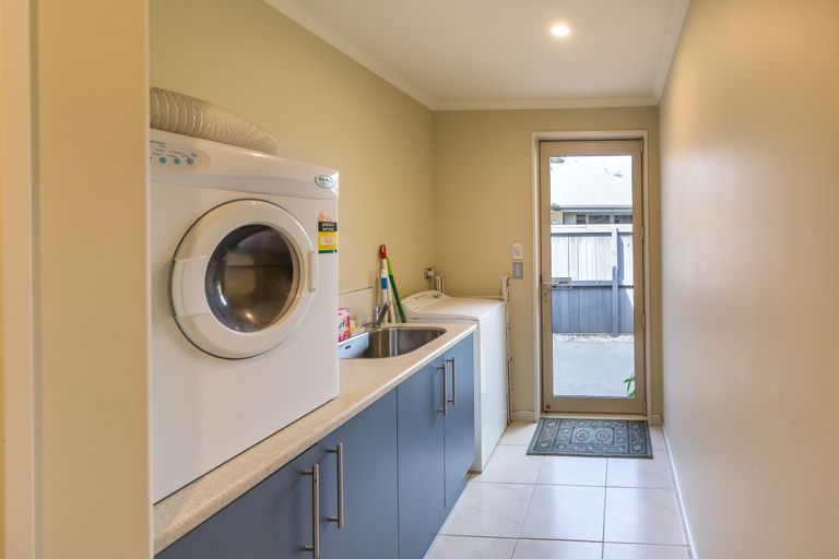 Photo of property in 54 Westpark Drive, Burnside, Christchurch, 8053