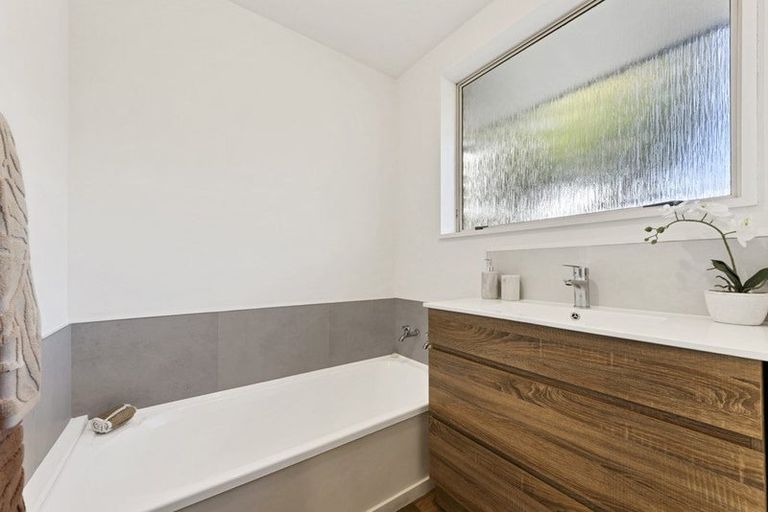 Photo of property in 2/166 Rocking Horse Road, Southshore, Christchurch, 8062