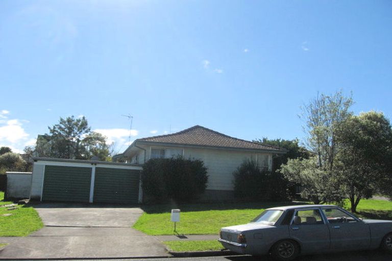 Photo of property in 77 Lewisham Street, Highland Park, Auckland, 2010