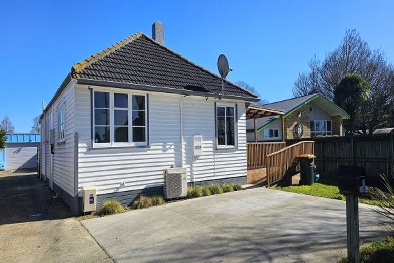 Photo of property in 27 Kenney Crescent, Fairfield, Hamilton, 3214