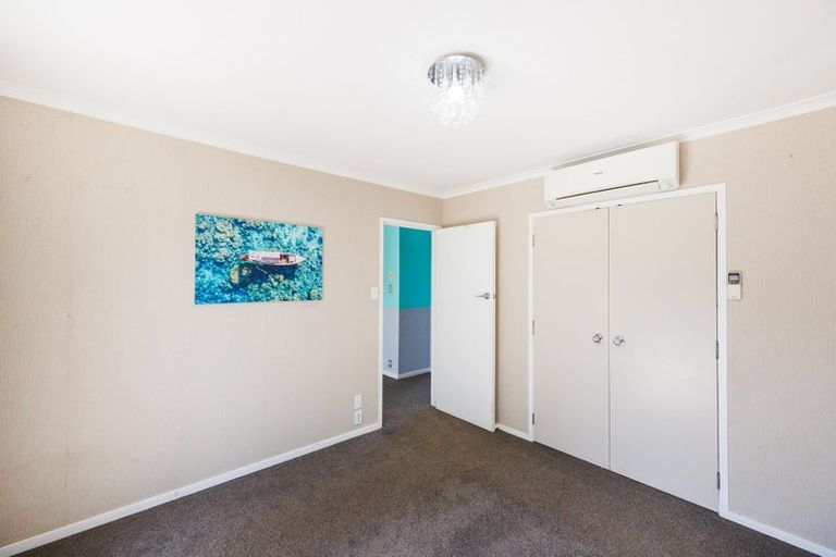 Photo of property in 1b Ruamahanga Crescent, Terrace End, Palmerston North, 4410