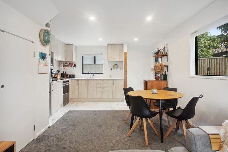 Photo of property in 6/2 Jadewynn Drive, Massey, Auckland, 0614