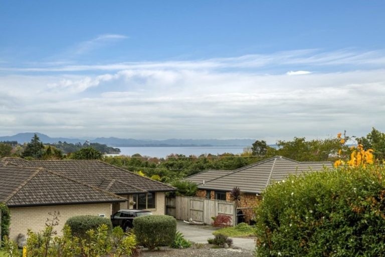 Photo of property in 19 Haden Place, Omokoroa, 3114