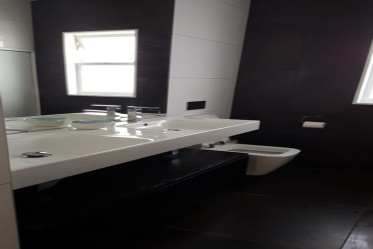 Photo of property in 31 Norwood Road, Bayswater, Auckland, 0622