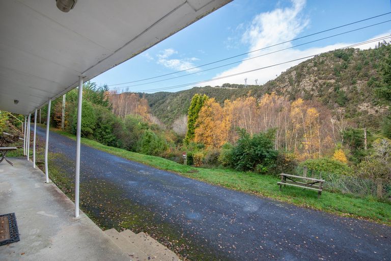 Photo of property in 23 Village Loop Road, Waipori Falls, Outram, 9073