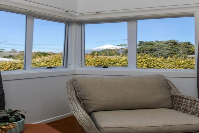 Photo of property in 186 Seaview Road, Westown, New Plymouth, 4310