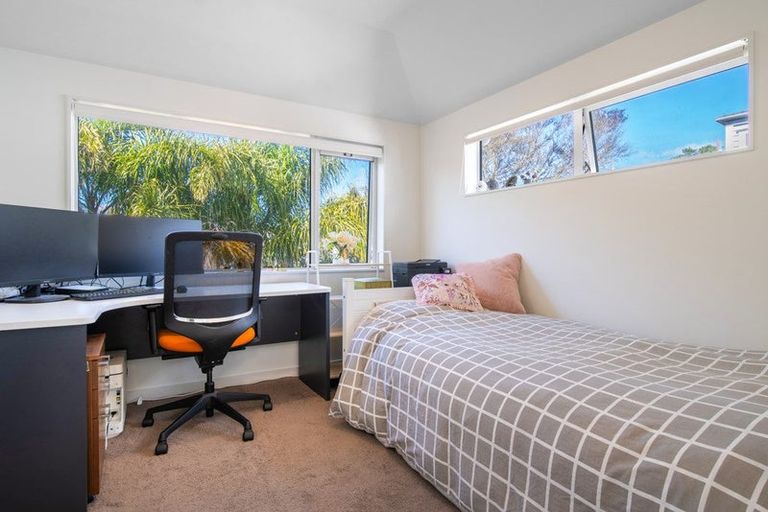 Photo of property in 335a East Coast Road, Mairangi Bay, Auckland, 0630