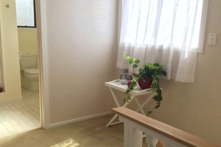 Photo of property in 39a Sturges Road, Henderson, Auckland, 0612