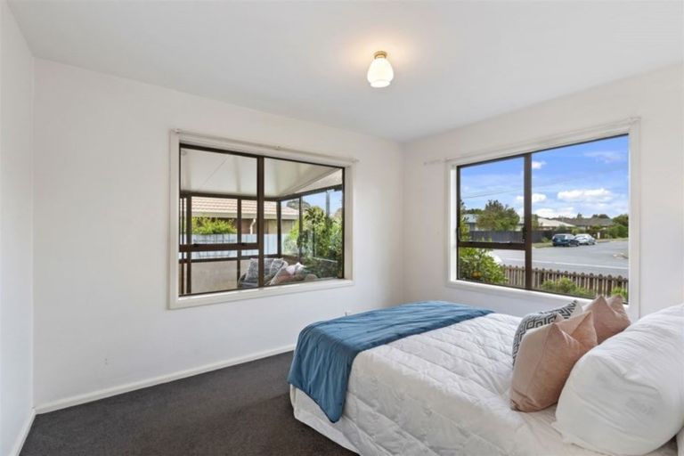 Photo of property in 12 Daniels Road, Redwood, Christchurch, 8051