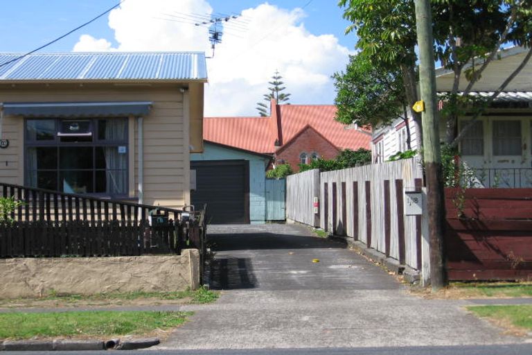 Photo of property in 1/18 Hutchinson Avenue, New Lynn, Auckland, 0600