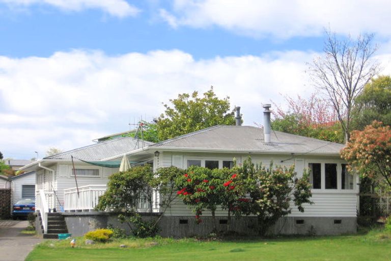 Photo of property in 20 Tamatea Road, Taupo, 3330