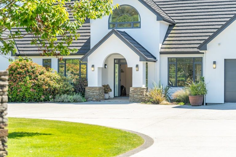 Photo of property in 30 Emerald Hill Drive, Birchville, Upper Hutt, 5018