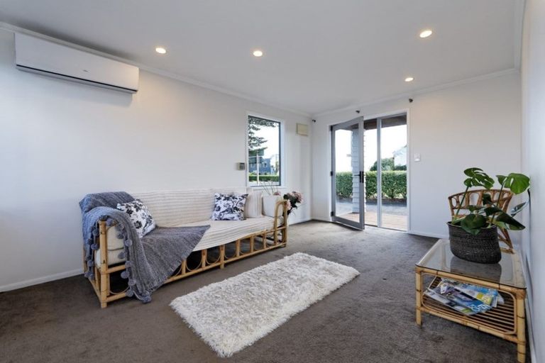 Photo of property in 1/93 Hobsonville Road, West Harbour, Auckland, 0618
