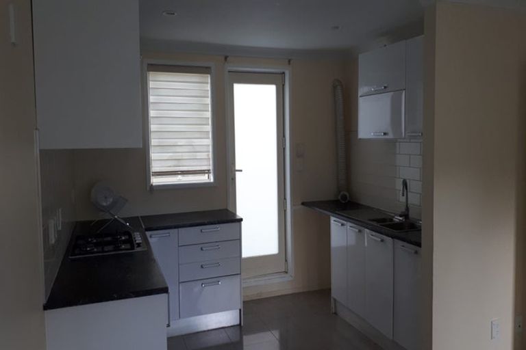 Photo of property in 144 Waimumu Road, Massey, Auckland, 0614