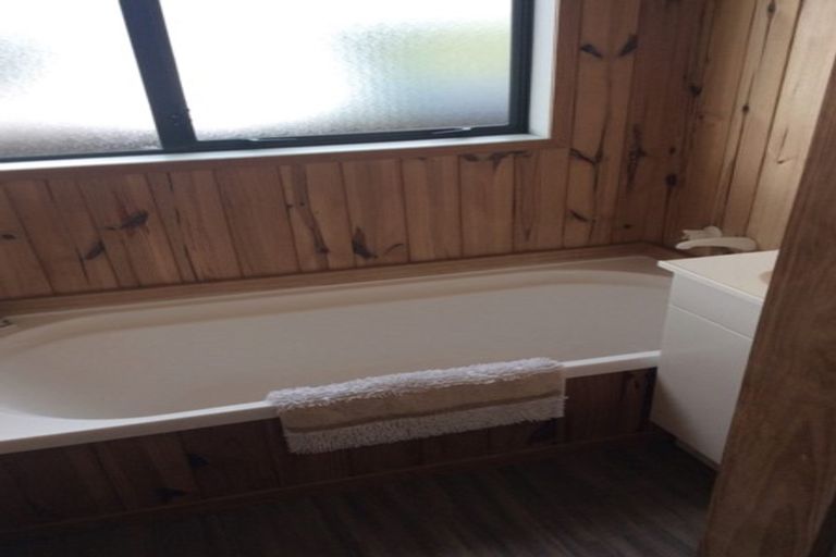 Photo of property in 7 Tokay Place, Huapai, Kumeu, 0810