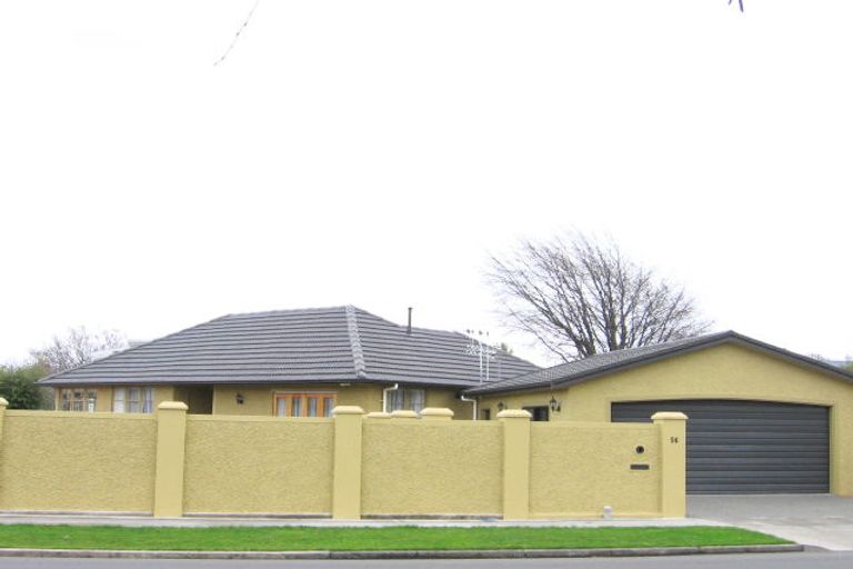 Photo of property in 64 Pahiatua Street, Hokowhitu, Palmerston North, 4410