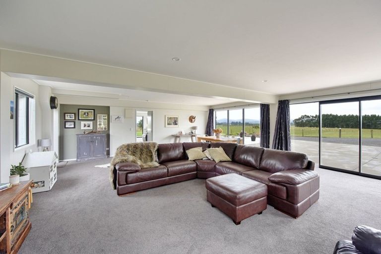 Photo of property in 92 Sinclair Road, Browns, Winton, 9782