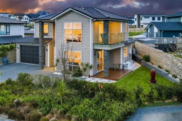 Photo of property in 4 Eastreef Court, Long Bay, Auckland, 0630