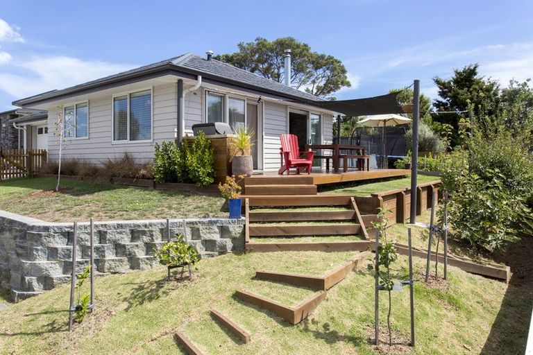 Photo of property in 3 Lewann Lane, Helensville, 0800