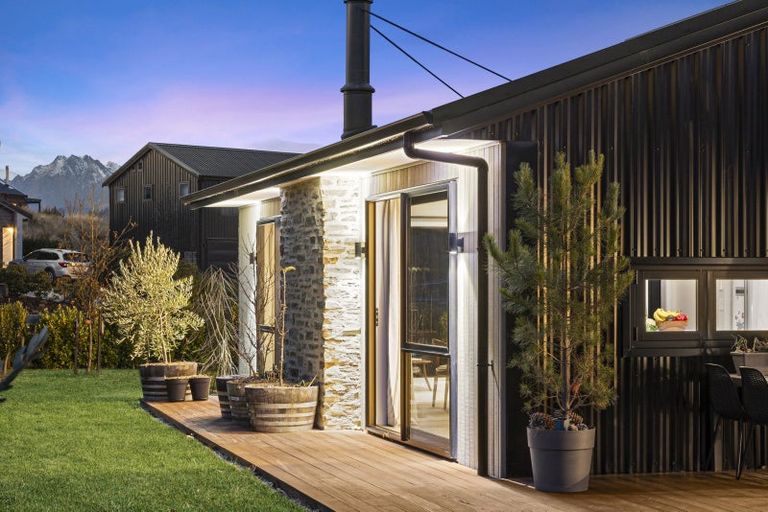 Photo of property in 2 Glen Dene Crescent, Wanaka, 9305