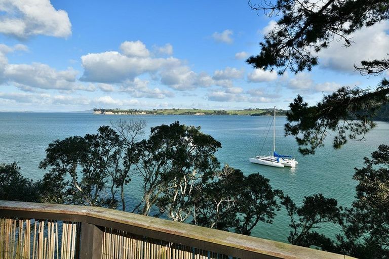 Photo of property in 254 Wade River Road, Wade Heads, Whangaparaoa, 0932