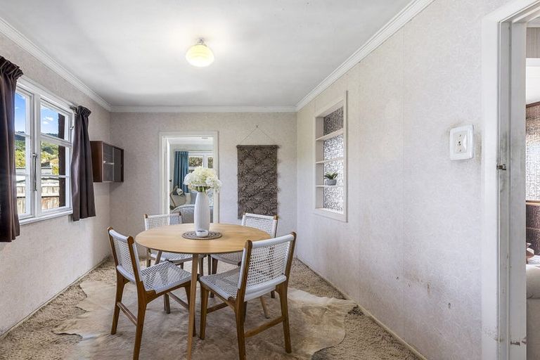 Photo of property in 146 Main Road, Tawa, Wellington, 5028