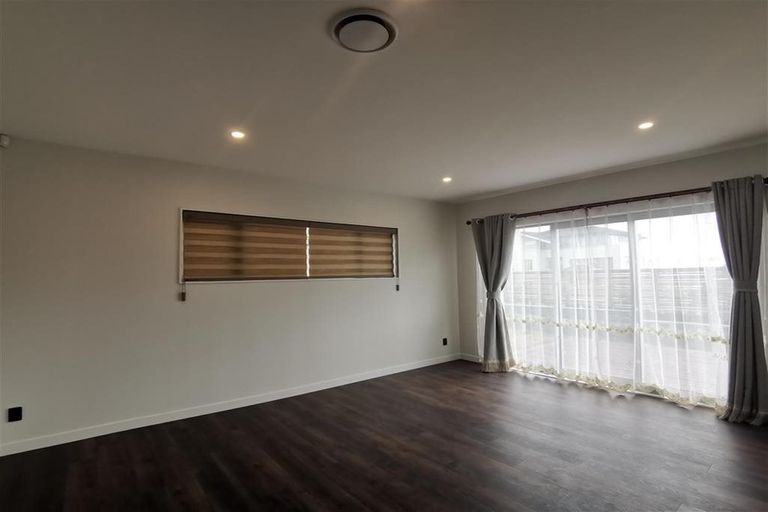 Photo of property in 46 Te Oneroa Way, Long Bay, Auckland, 0630